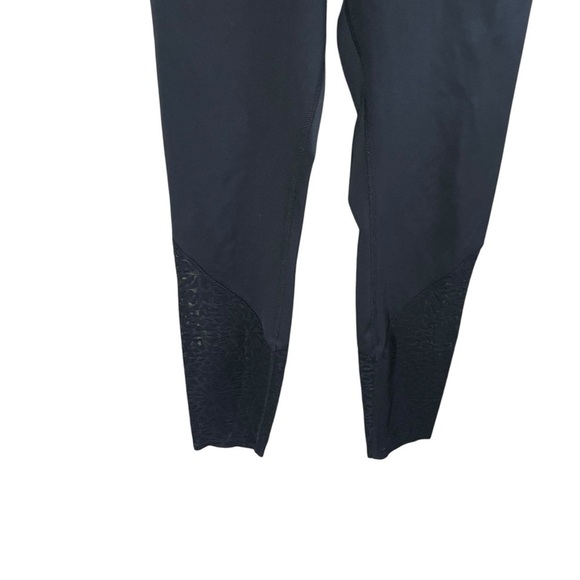 BEYOND THE BUMP x BEYOND YOGA Maternity Black Lace Leggings - Picture 5 of 12